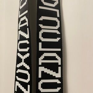 Monochrome Graphic Scarf